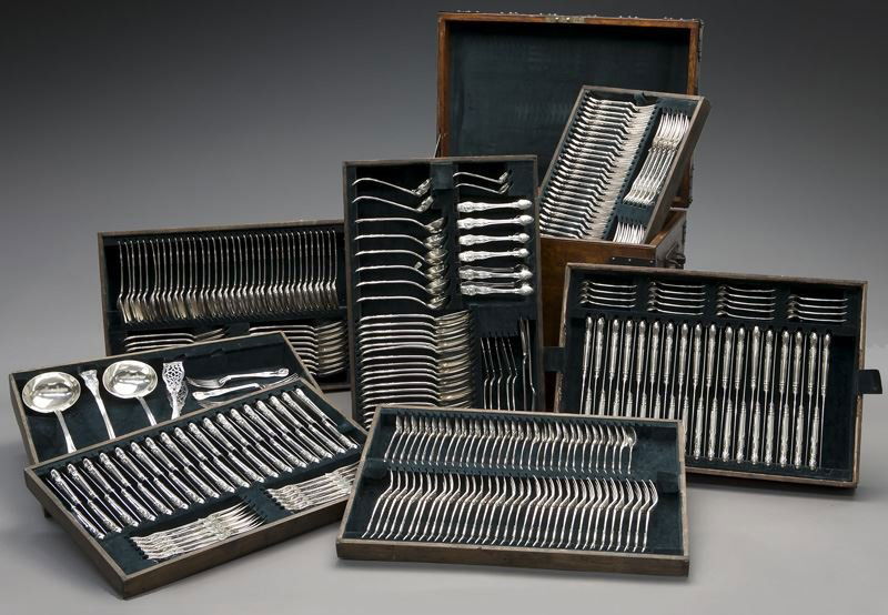 327 Pcs. George Adams Victorian Kings sterling (1 of 8)