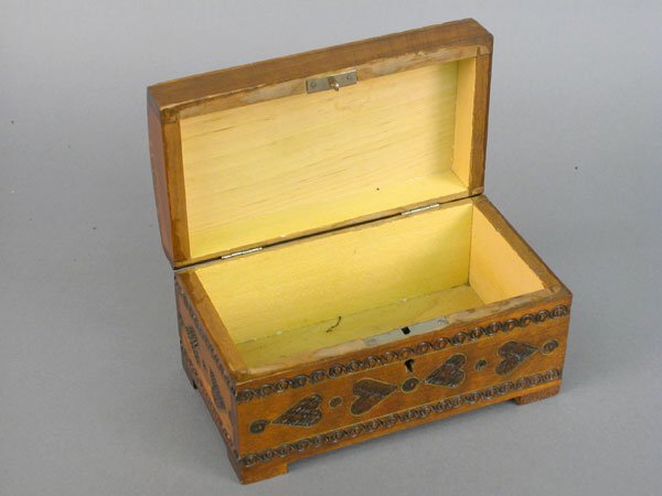 Small carved dome top folk art box, flor - 2