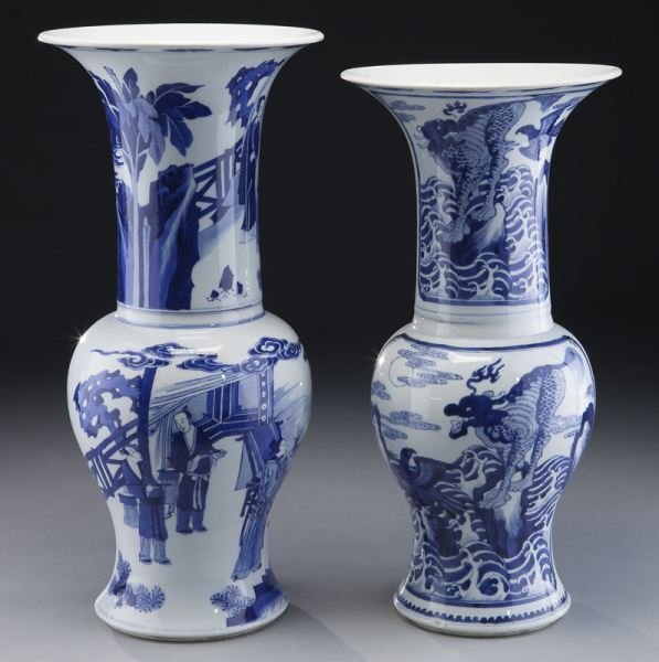 (2) Chinese Kangxi style blue and white vases (1 of 9)