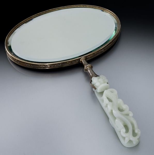 Chinese carved jade belt buckle mounted hand (1 of 4)