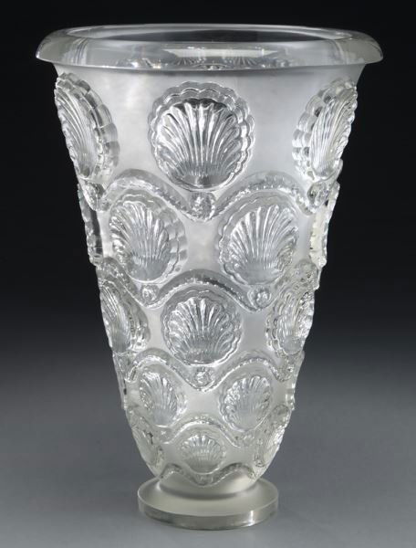 Lalique "Cancale" vase in clear and frosted (1 of 8)