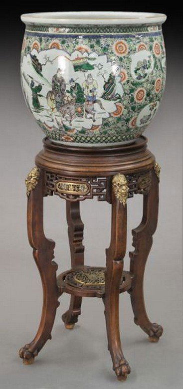 Chinese Qing porcelain fish bowl (1 of 9)