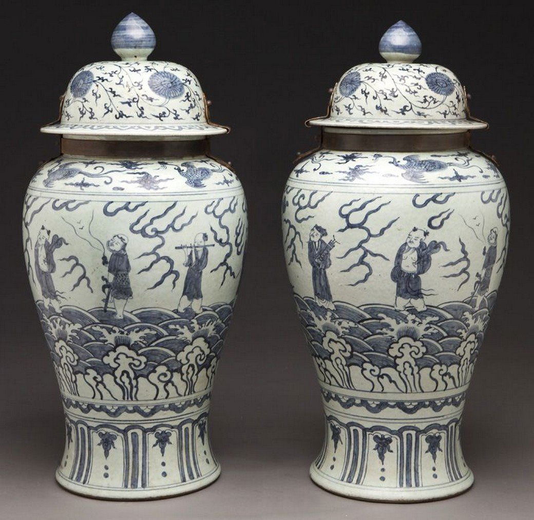 Pr. Chinese blue and white porcelain jars (1 of 10)