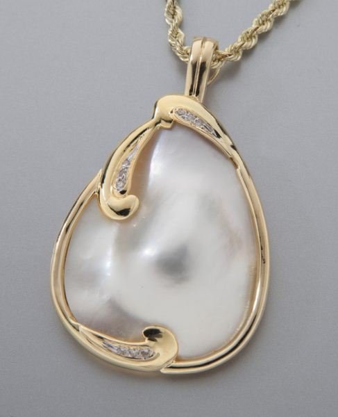 14K gold, diamond and blister pearl pendant (1 of 2)