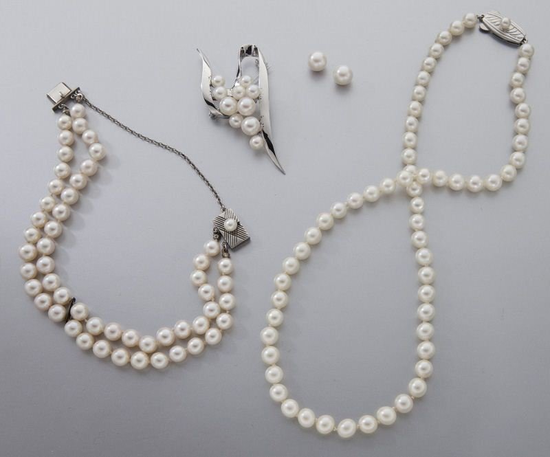 4 Pcs. Mikimoto pearl and sterling silver jewelry (1 of 4)