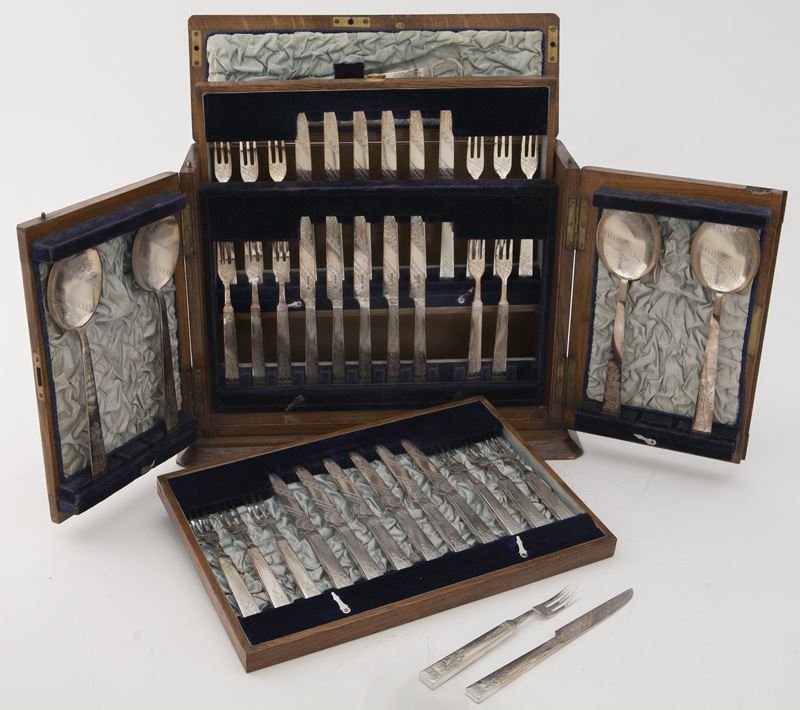 Oak cased 42 pc. English silverplate dessert set (1 of 7)