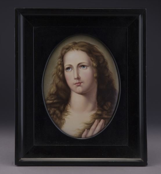 Large oval KPM plaque (1 of 5)