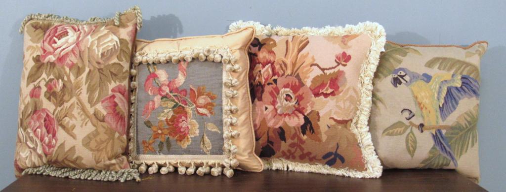 2 LARGE AUBUSSON PILLOWS Sep 24, 2017 2 LARGE AUBUSSON PILLOWS Sep 24, 2017