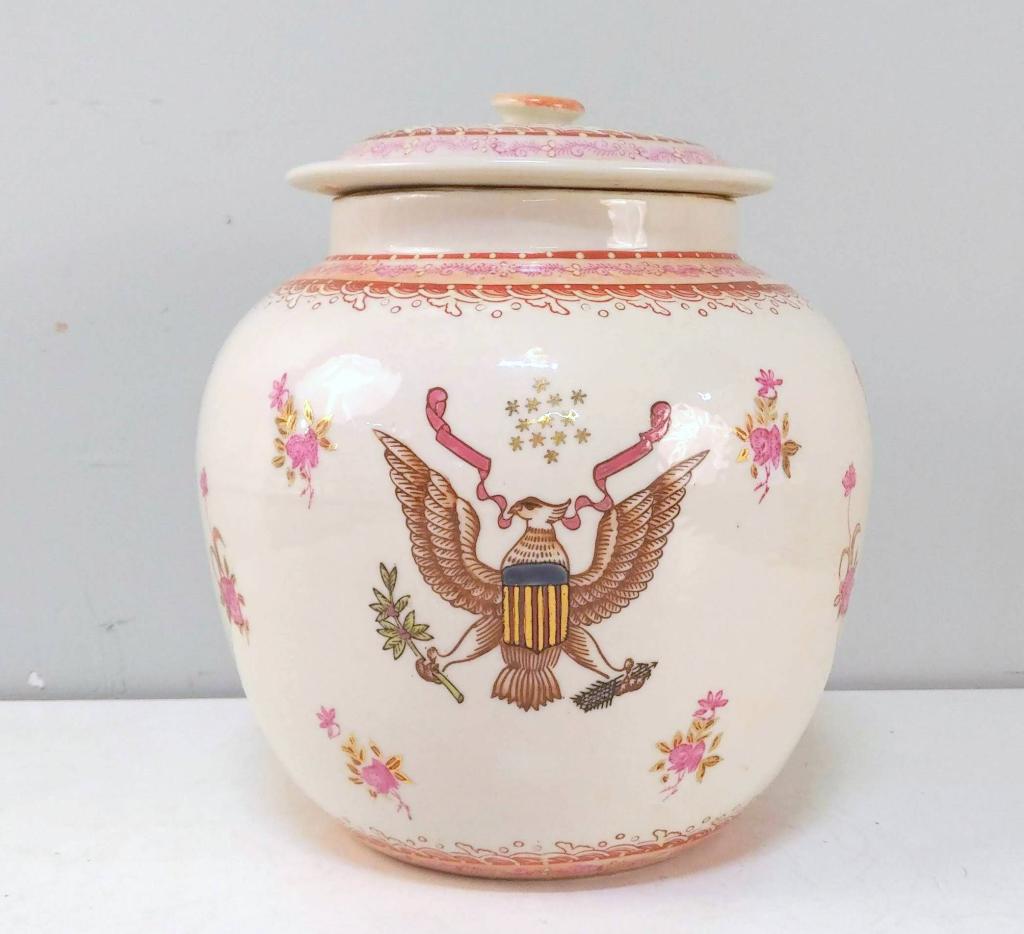 Chinese Export Porcelain Covered Jar (1 of 7)