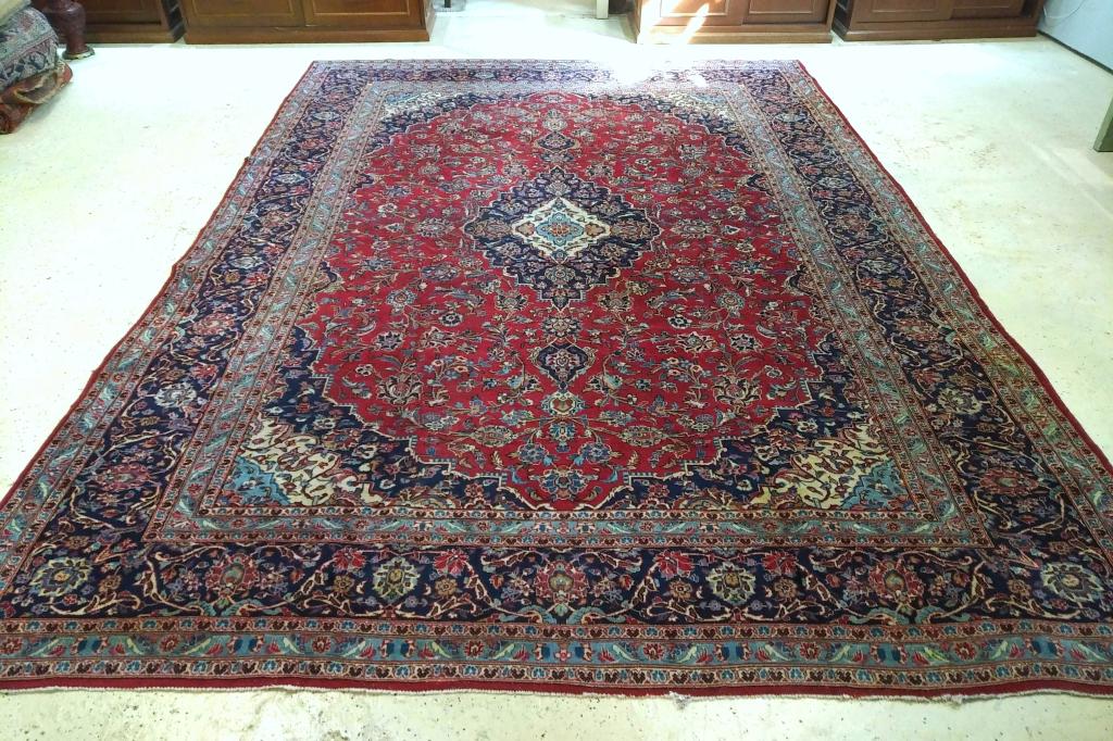 Oriental (Kashan) Carpet  -  9' 9"  X  13' 6" (1 of 9)
