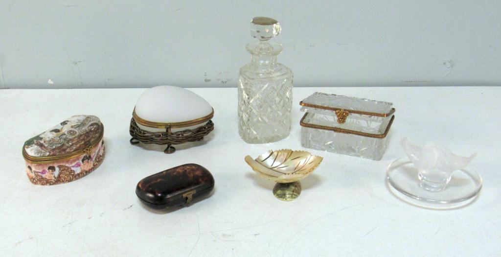 7 Assorted Vanity Articles (1 of 3)