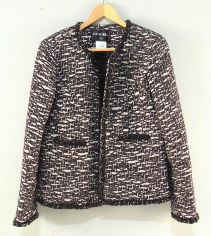 Chanel Ladies Jacket (1 of 3)