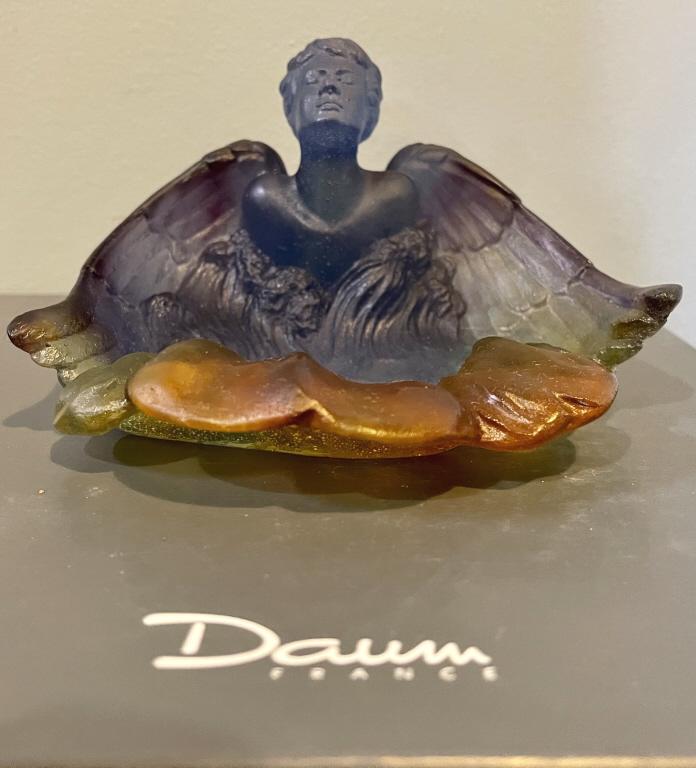 Signed Daum Pate Vere-Angel French Art Glass Dish: Crafted with fine quality french glass, purple and ambe color. Signed on bottom. Good condition. 6" x 6" x 3"