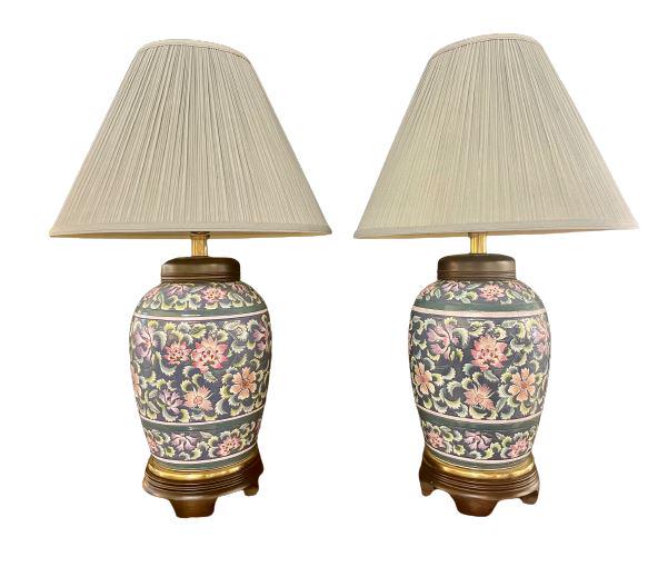 Pair of Frederick Cooper Imari Style Ginger Lamps: Frederick Cooper. Chicago. With shades. In good condition. Measures: 31.5" h x 11" dia (101-813)
