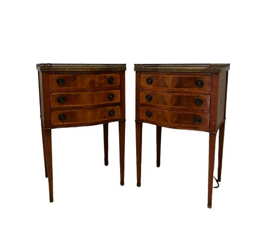 Hepplewhite Style Pair Mahogany End Tables (1 of 14)