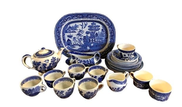 26 Piece Willow Pattern - Staffordshire Dish Set (1 of 20)