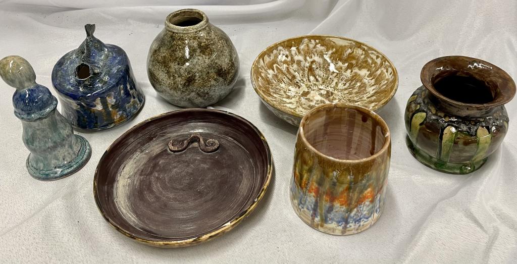 Quantity of Studio Pottery Including Delft 7 Pcs. (1 of 7)