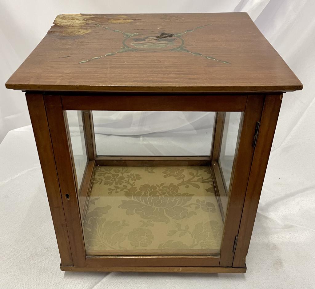 Adams Style Miniature Revolving Showcase (1 of 10)