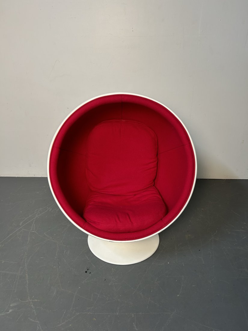 Eero Aarnio, Ball Chair. 1968. Finland. (1 of 10)