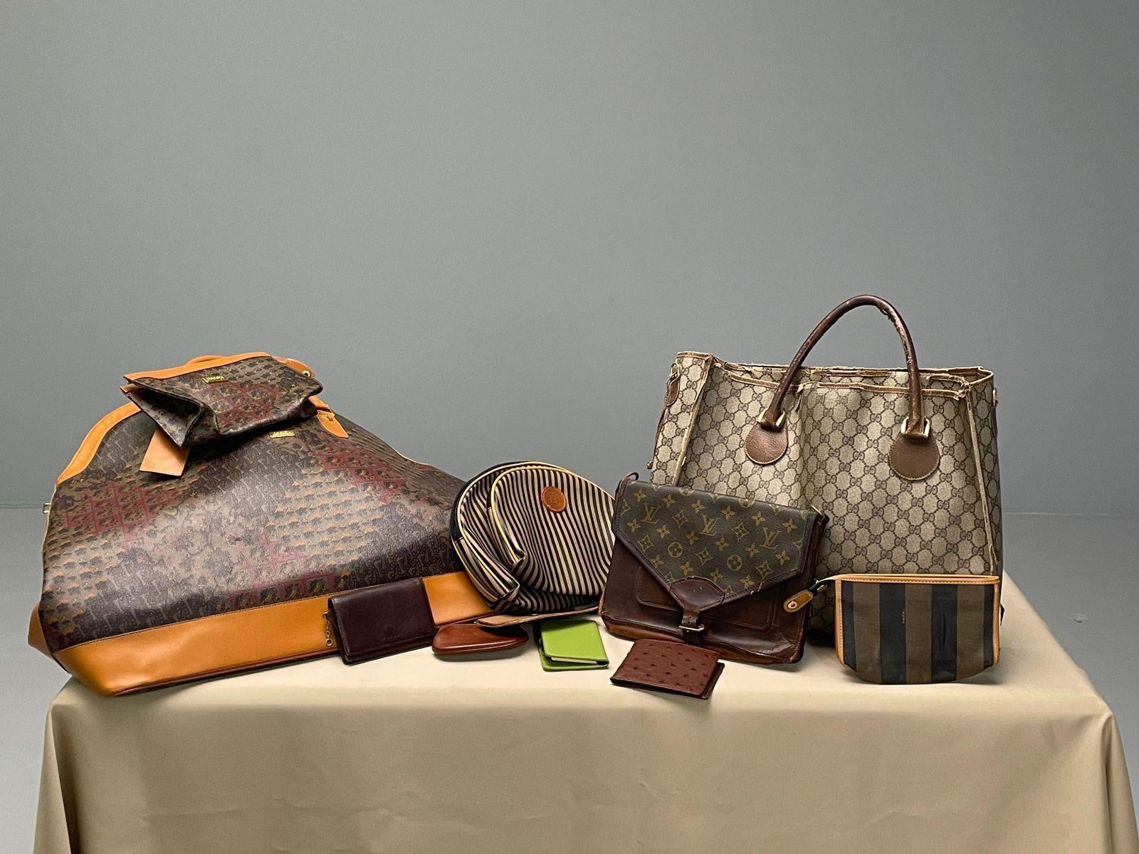 13 Designer Handbags, Louis Vuitton, Gucci, Fendi (1 of 9)