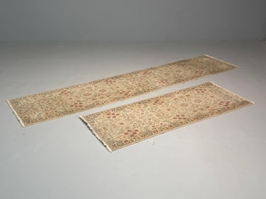 Two Runners Kirmen Style