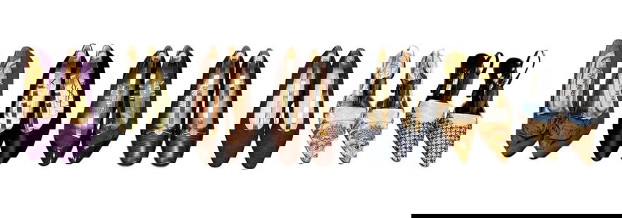 7 Pair Ladies Shoes, YSL, De La Renta, Fendi,: 2 Yves St Laurent 7 1/2 - 2 Ferragamo 7 1/2 - 2 De La Renta 36 1/2 - 1 Fendi 7 1/2From a Rye NY Estate of a Lady