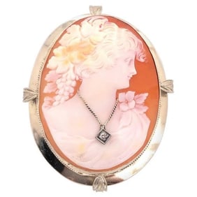 14 K Gold Cameo Brooch/Pendant with Diamond 17.1g