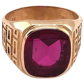 14K Yellow Gold and Garnet Ring, 8.5 Grams
