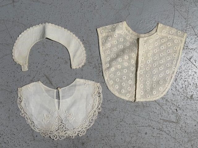 Three Vintage Ivory Lace Collar Capelets (1 of 8)