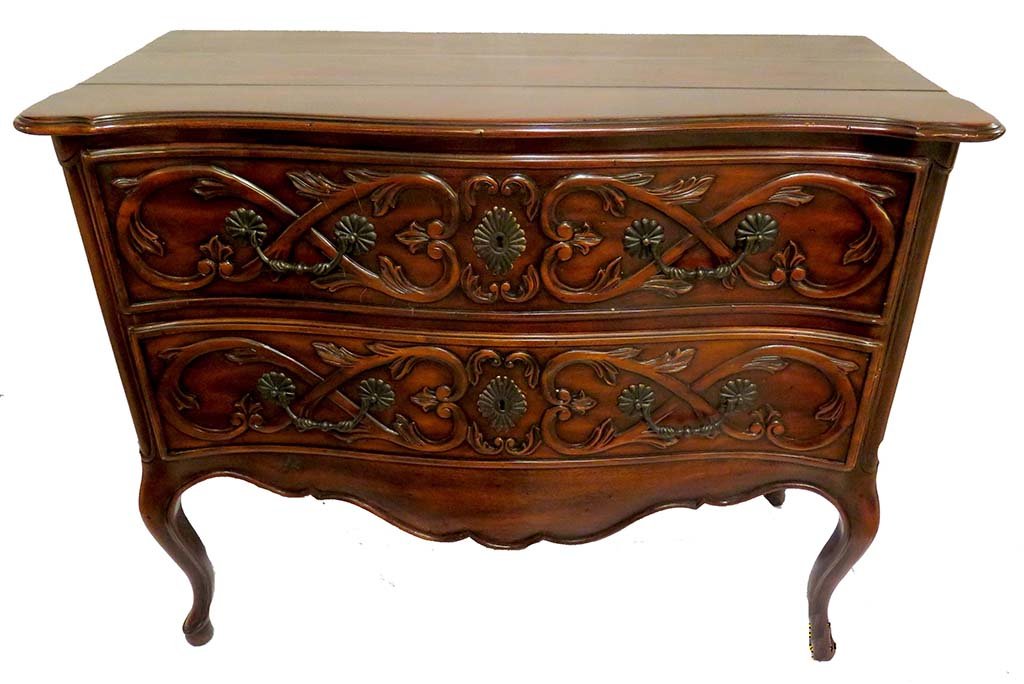 LOUIS XV SYLE COMMODE (1 of 5)