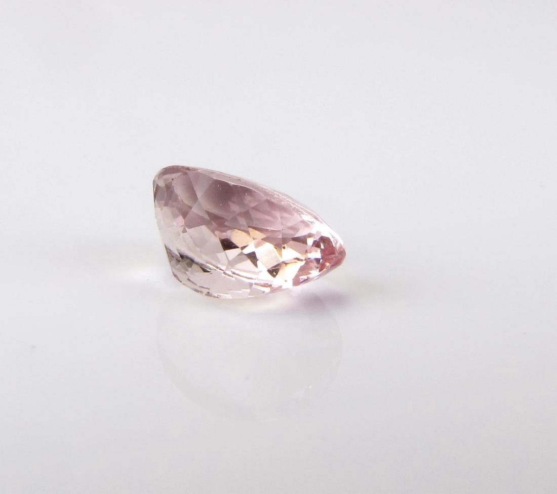5.56CT Oval Shaped Loose Morganite: A 5.56ct, 14mm x 10mm oval morganite stone