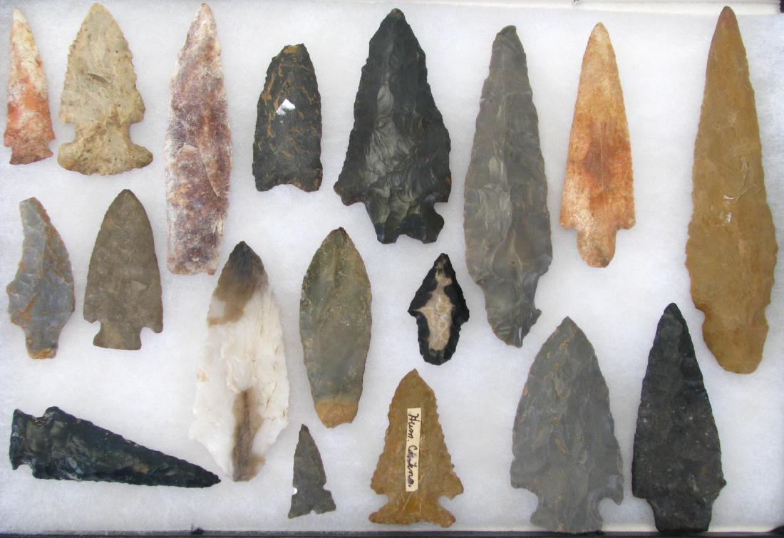 Collection of Native American Arrowheads, Points (1 of 6)