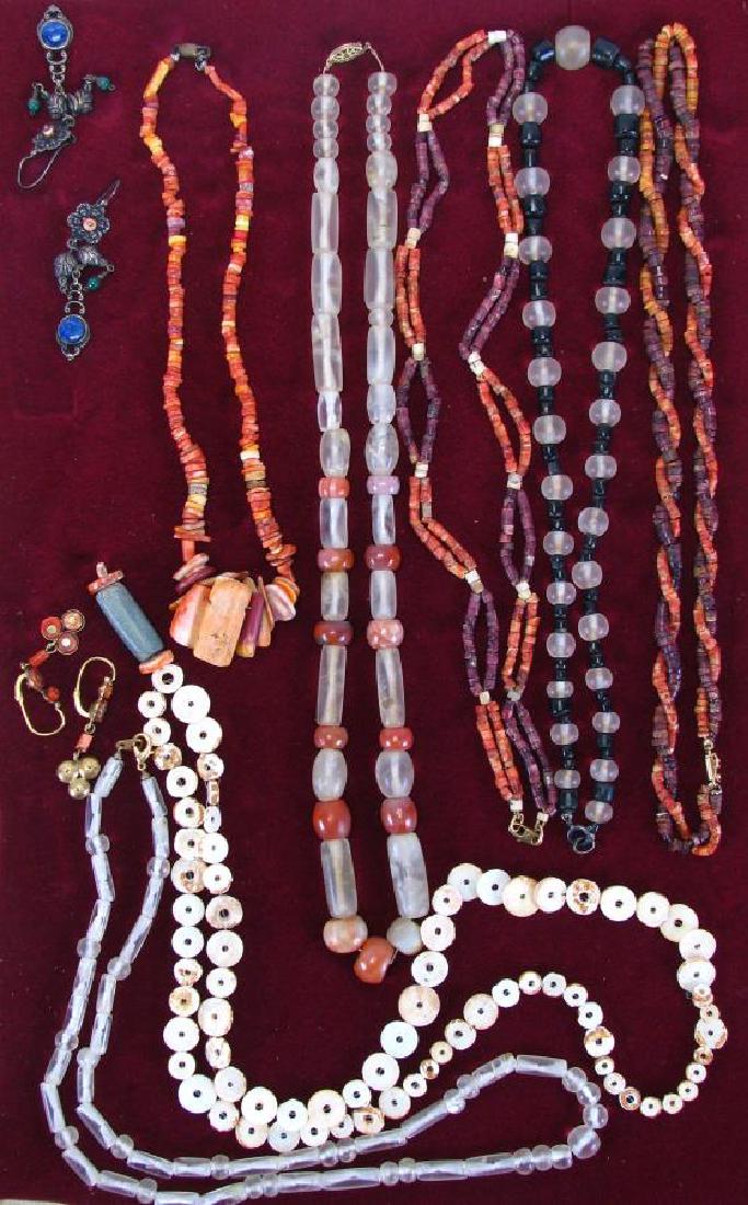 Cased Group of Shell and Stone Jewelry (1 of 8)