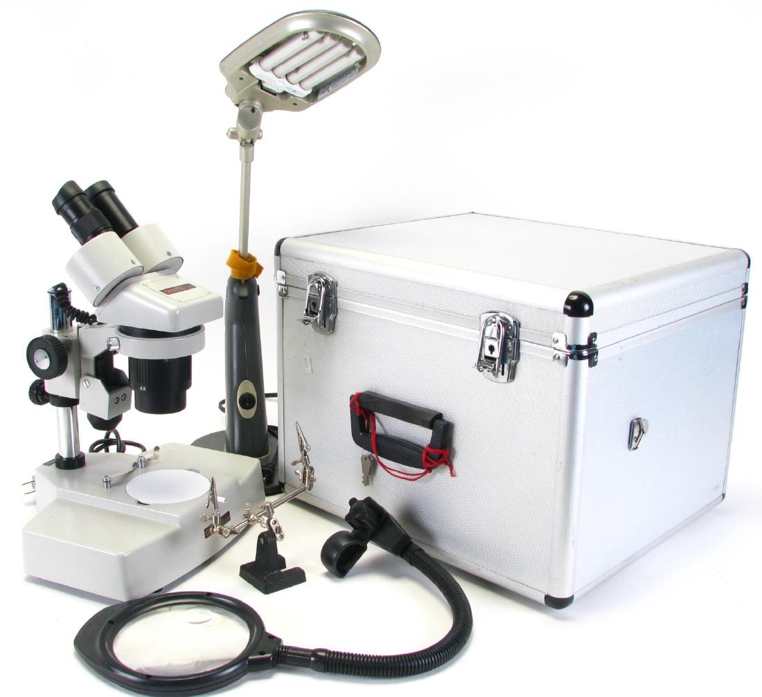 Omano Microscope with Lamp and Magnifying Glass (1 of 4)