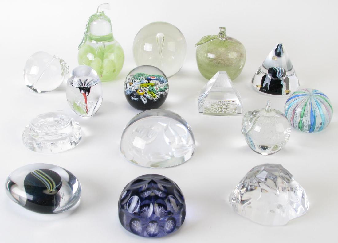 Collection of Fine Paperweights (1 of 10)