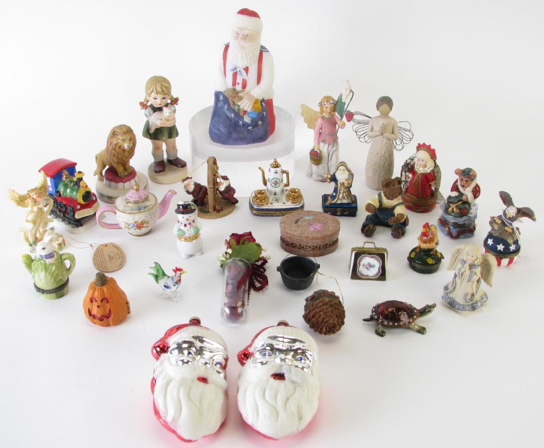 Group of Decorative Accessories and Ornaments (1 of 5)