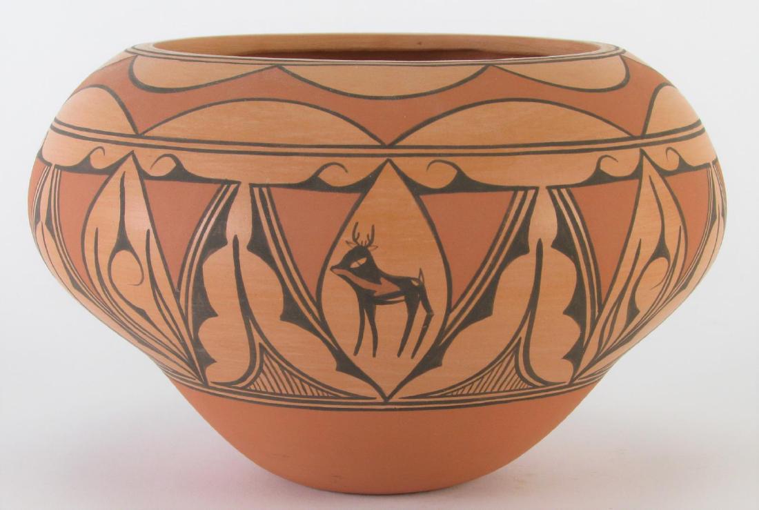 P. Peynetsa Zuni Pottery Jar (1 of 4)