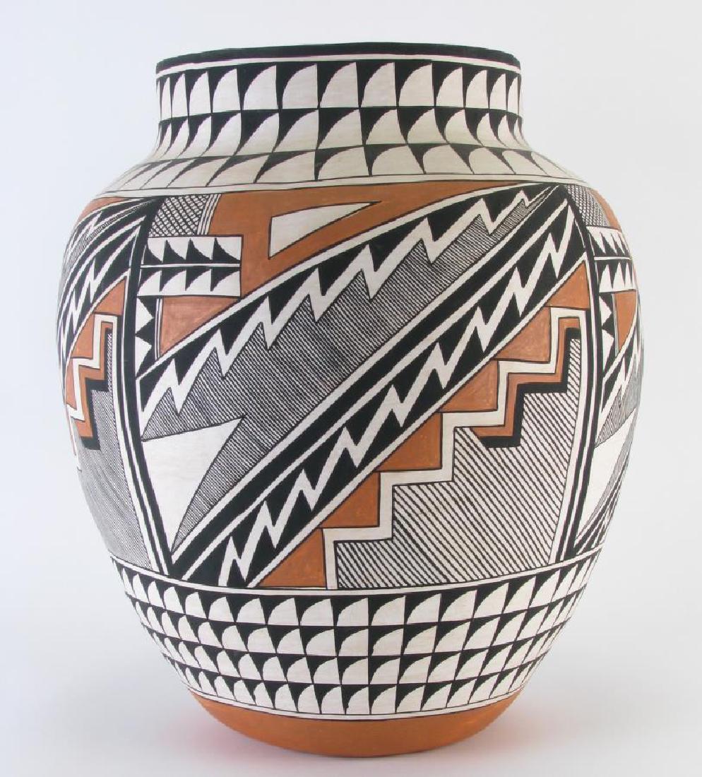 Vicki Garcia Acoma Pottery Pot (1 of 6)