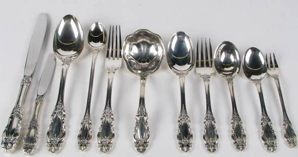 Towle 'Grand Duchess' Sterling Flatware, 226 pcs: Towle 'Grand Duchess' Sterling Flatware, 226 pieces including: (24) knives; (25) tablespoons; (29) teaspoons; (24) cocktail forks; (24) butter knives; (24) salad forks; (24) dinner forks; (41) iced te