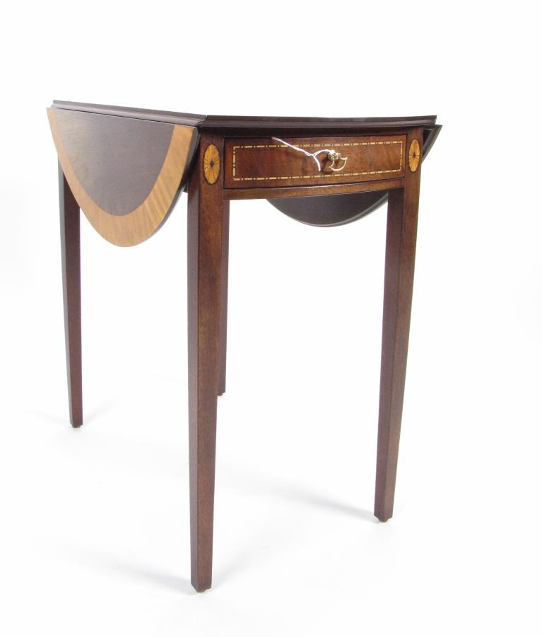 Pembroke Style Dropleaf Table (1 of 6)