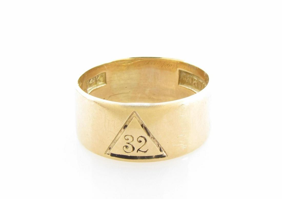 14K Yellow Gold Vintage Masonic Band: A 14K yellow gold Masonic, 32nd degree, band, inscribed and dated inside "Virtus Junxit Mors Non Separabit,Â” a Latin translation of, Â“Whom virtue unites, death will not separate,Â” and date