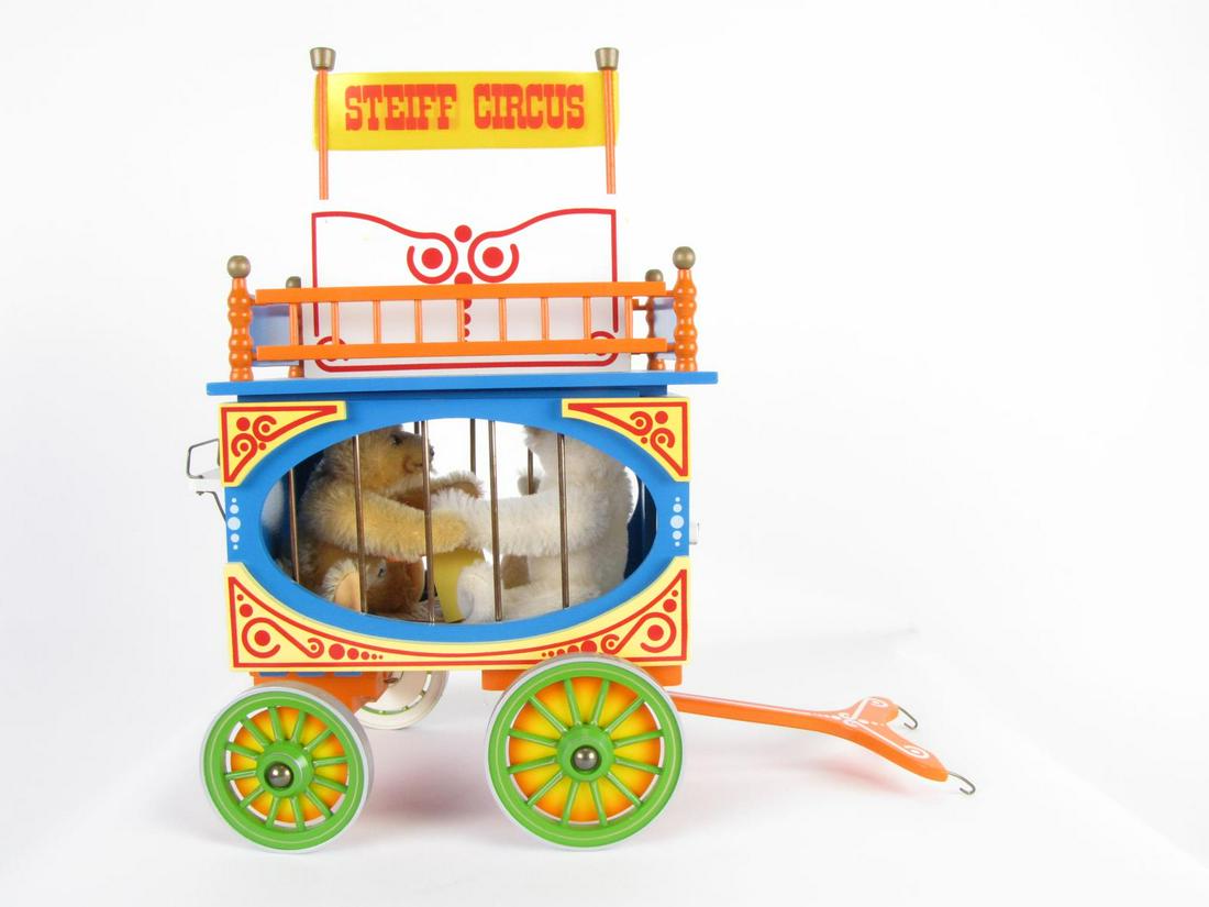 Steiff Golden Age of the Circus, Wagon and Bears (1 of 3)