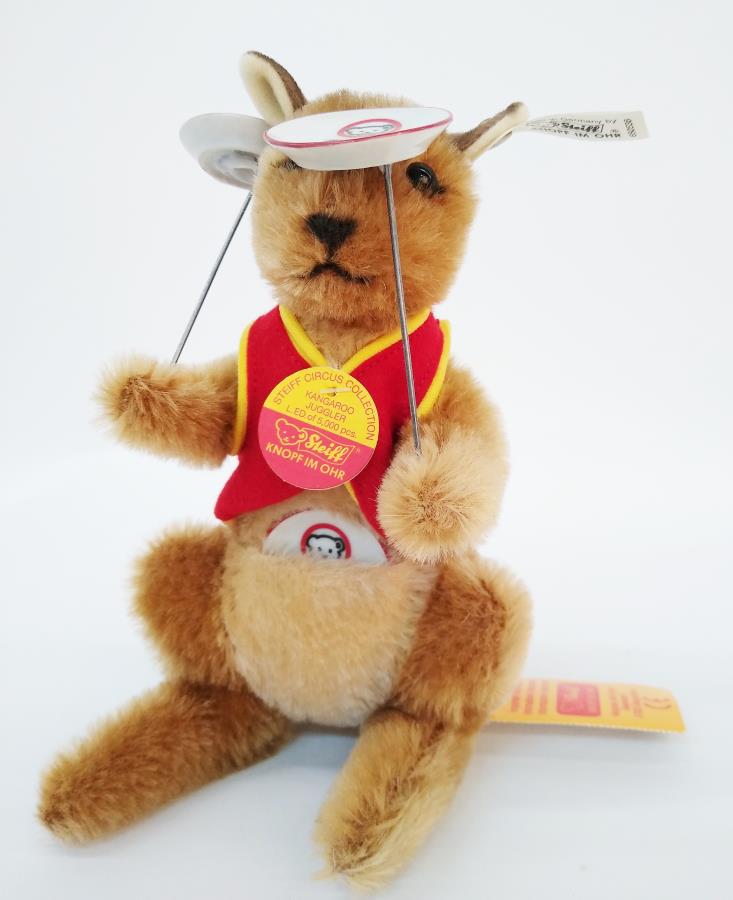 Steiff Golden Age of the Circus, Kangaroo Juggler (1 of 8)