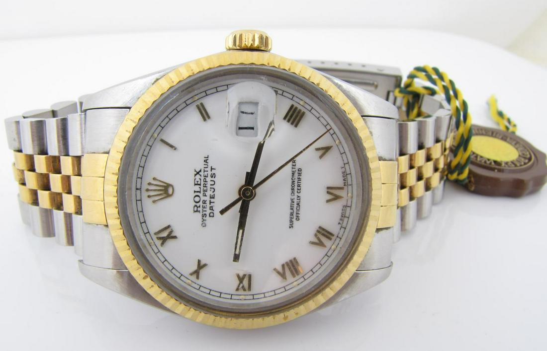Gent's Oyster Perpetual Datejust Rolex Wristwatch (1 of 5)