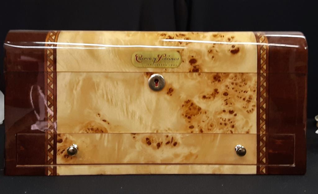 Cuervo y Sobrinos Watch Box Humidor (1 of 3)