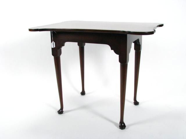 Kittinger Early American Table: Kittinger Early American Table, Fruitwood Finish, Mahogany, 1971, 27" high, 34" x 24" top, table does not bear a Kittinger mark, but seller states it was purchased new as Kittinger, ref 10537