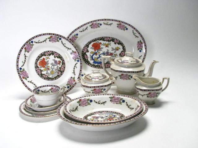 Set of Meekin Indian Tree Dinnerware: Set of Meekin Indian Tree Dinnerware including 19 dinner plates, 6 luncheon plates, bread plates, saucers, eight cups, two oval vegetable bowls, one meat platter, three piece tea service