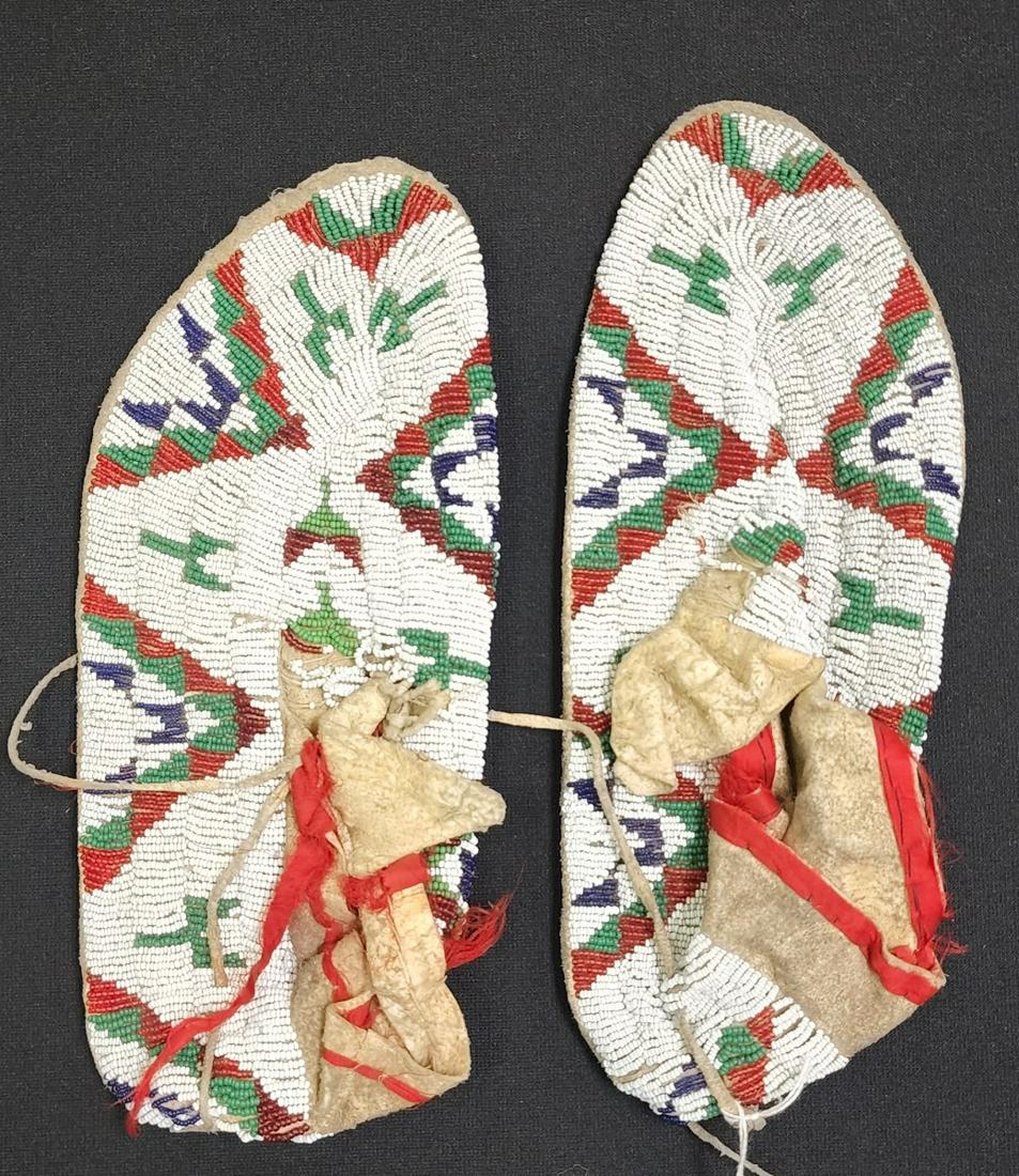 Pair of Sioux Beaded Moccasins (1 of 6)