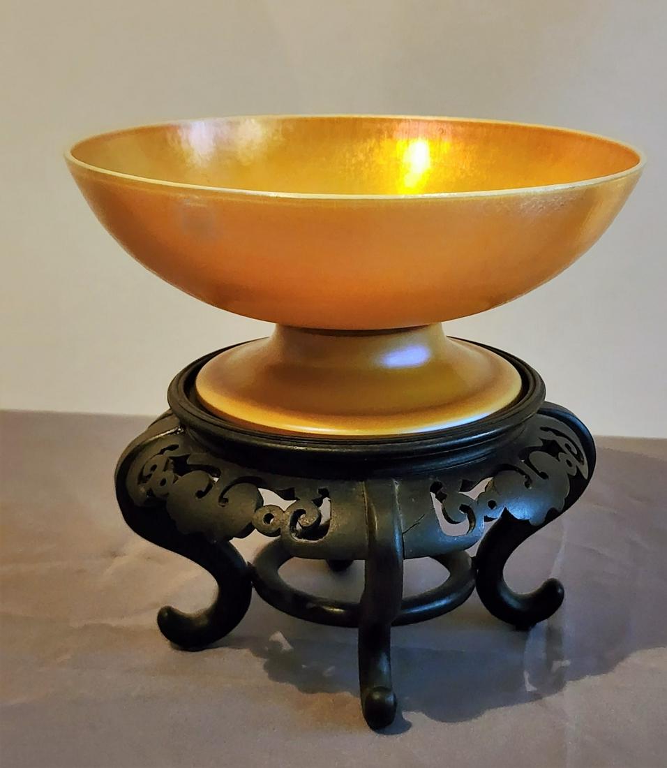 Quezal Gold Aurene Bowl and Stand (1 of 4)