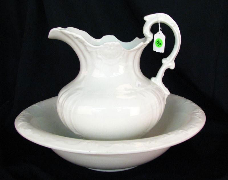 707 Homer Laughlin White Porcelain Pitcher & Bowl Jan 21, 2012